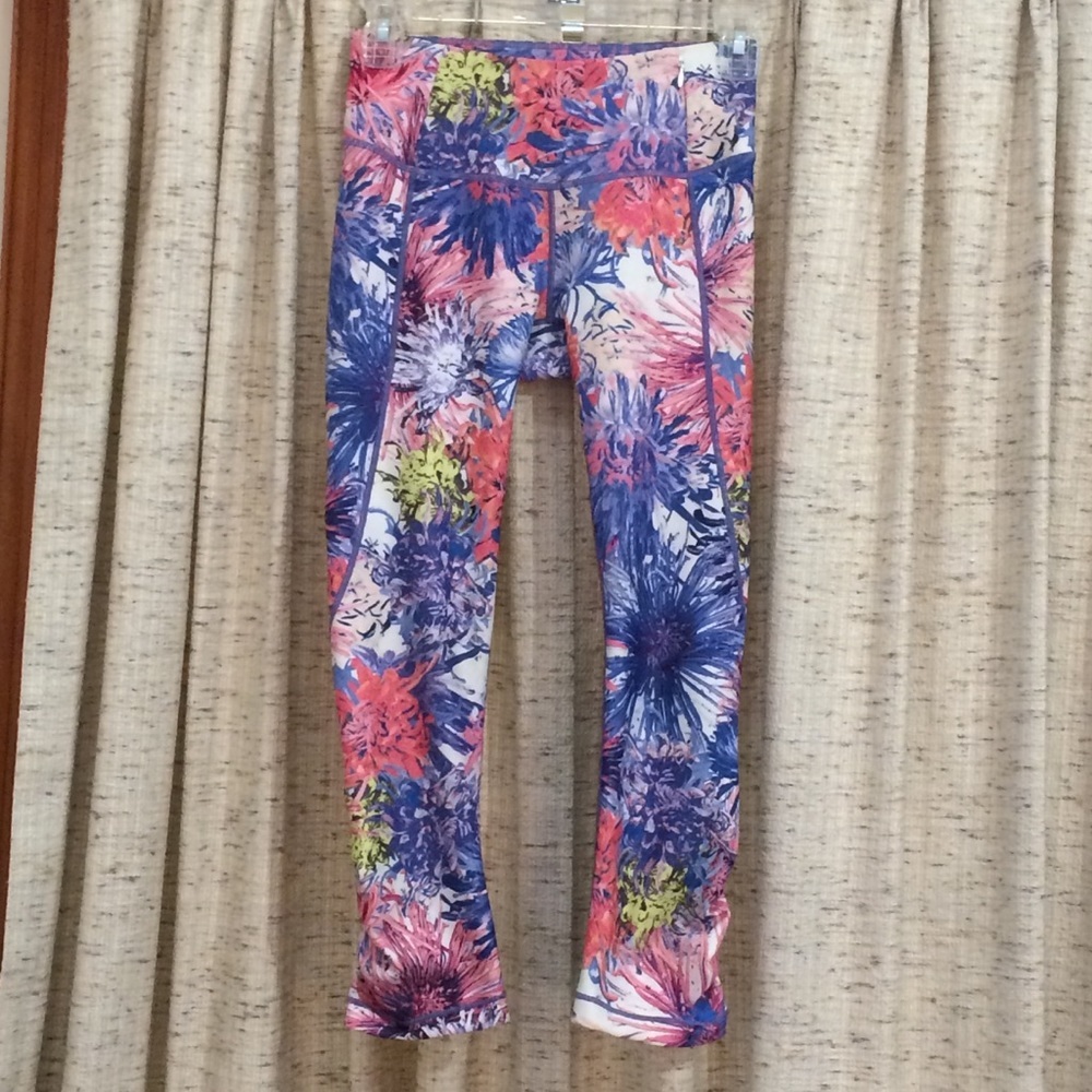 Calia by Carrie Underwood Floral Cropped Leggings - XS